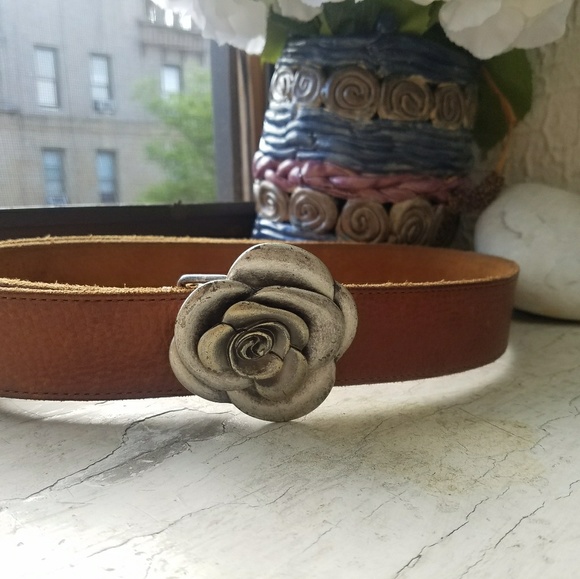 American Eagle Outfitters Accessories - AEO brown leather belt with rose buckle